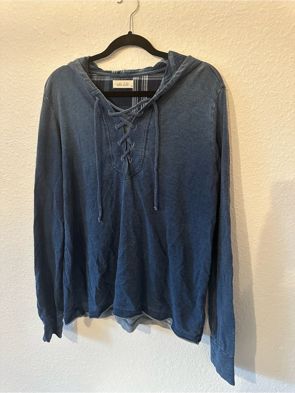 Anthropologie - BELLA DAHL // Lace-Up Hooded Sweatshirt - Indigo Blue